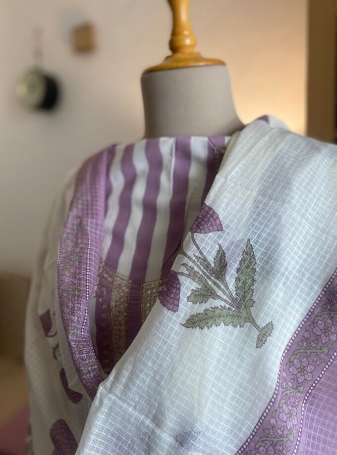 Sooti | کپاس | सूती : Pure Cotton Salwar Kameez by Ikhtirah (Lavender)