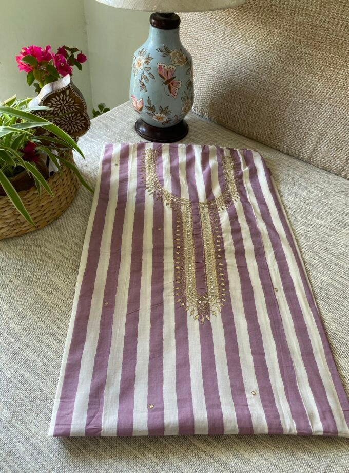 Sooti | کپاس | सूती : Pure Cotton Salwar Kameez by Ikhtirah (Lavender)