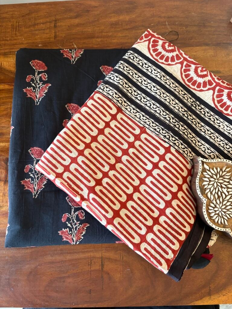 Kalaa : Handblock Cotton Mul Duppatta - Handblock Pure Cotton Kurta by Ikhtirah