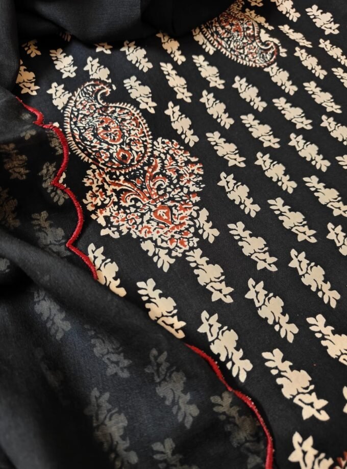 Pure Cotton Scalloped Dupatta, Kurta and scalloped lower Set by Ikhtirah