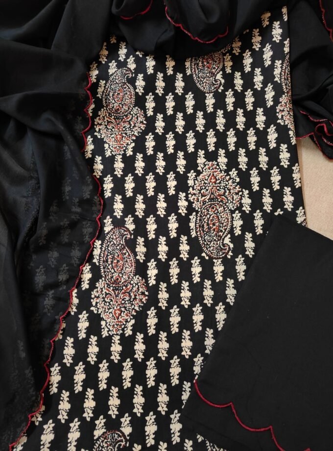 Pure Cotton Scalloped Dupatta, Kurta and scalloped lower Set by Ikhtirah