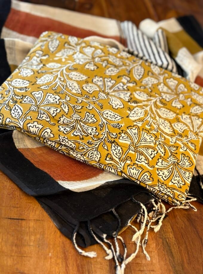 Kalaa : Natural Dye HandBlock Pure Cotton - Pure Linen Kurta Dupatta by Ikhtirah