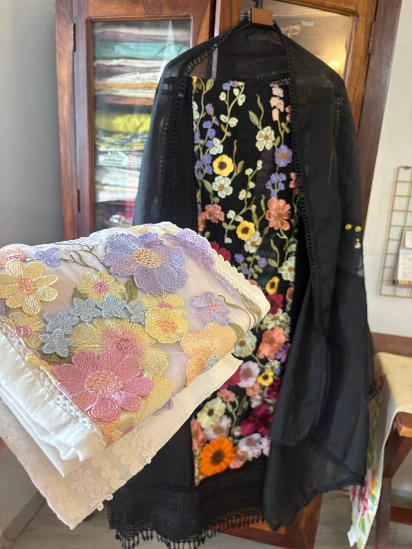 Linen by Linen Salwars with embroidered 3D flowers by Ikhtirah - Image 2
