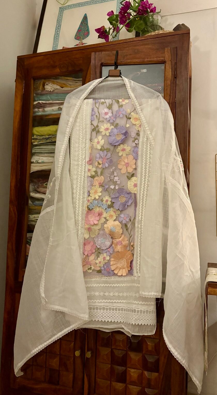 Linen by Linen Salwars with embroidered 3D flowers by Ikhtirah