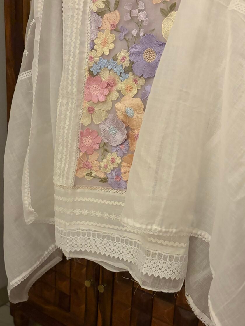 Linen by Linen Salwars with embroidered 3D flowers by Ikhtirah - Image 7