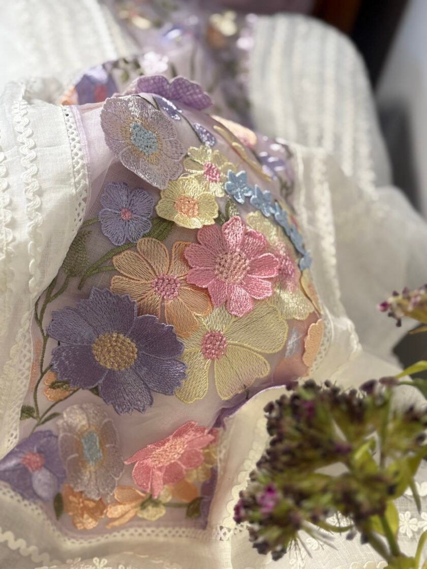 Linen by Linen Salwars with embroidered 3D flowers by Ikhtirah - Image 2