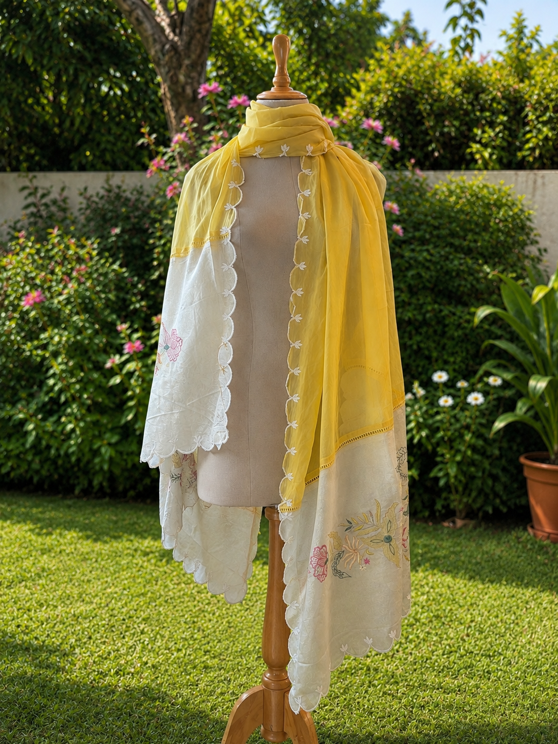 Embroidered Giraffe Silk with Hand Highlights and Organza Dupatta Ikhtirah - Image 11
