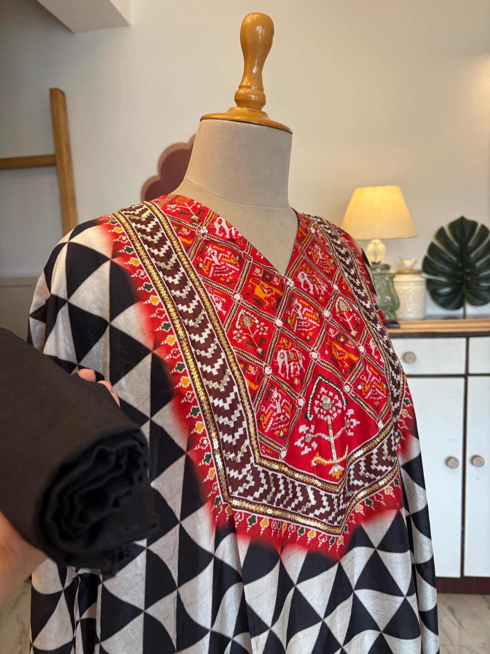 Patola Printed Hand Highlighted Muslin Salwar Ikhtirah - Image 7
