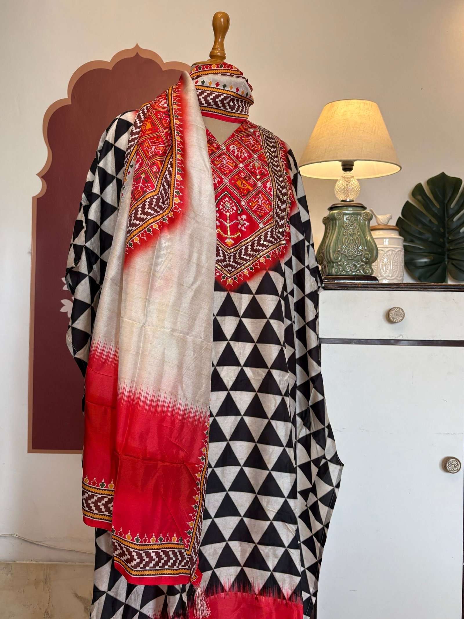 Patola Printed Hand Highlighted Muslin Salwar Ikhtirah - Image 4