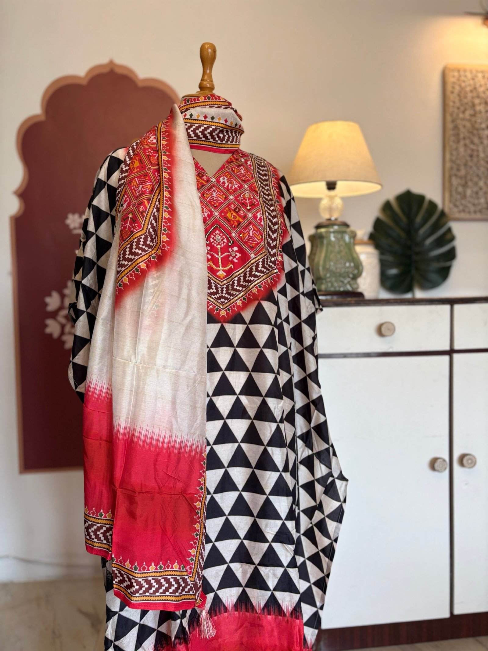 Patola Printed Hand Highlighted Muslin Salwar Ikhtirah - Image 6