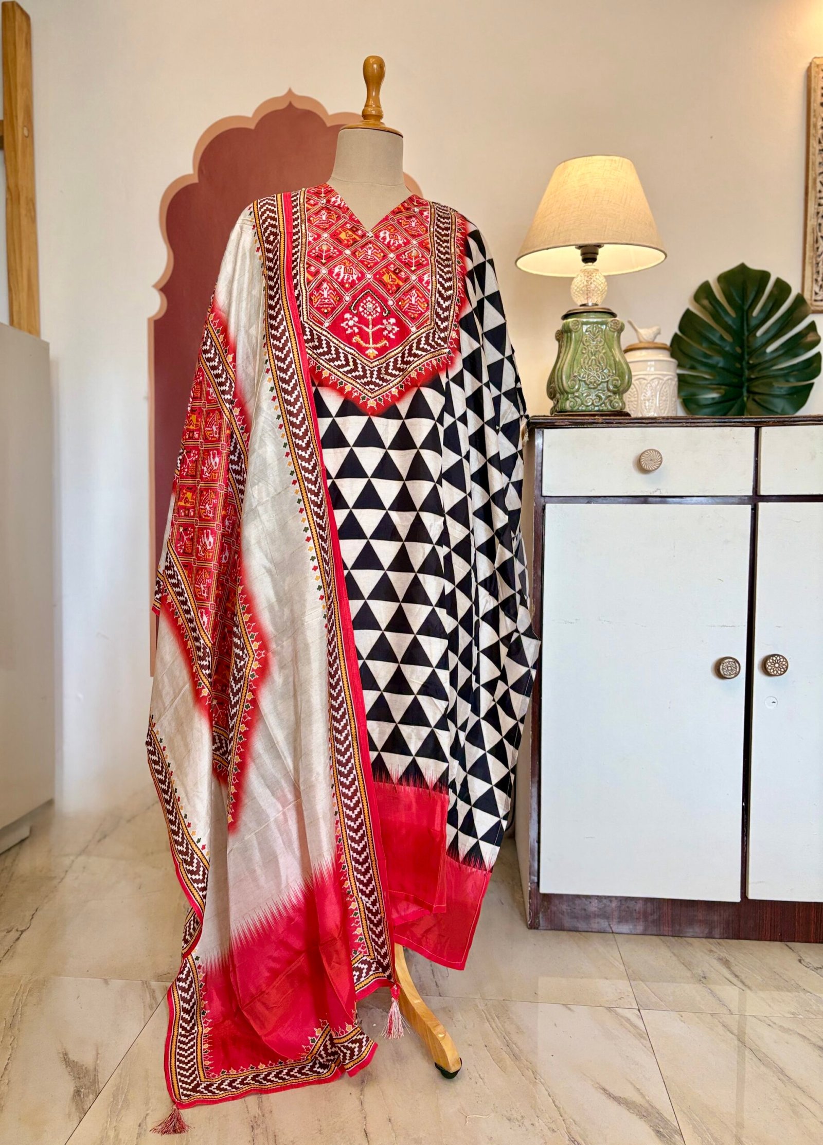 Patola Printed Hand Highlighted Muslin Salwar Ikhtirah - Image 3