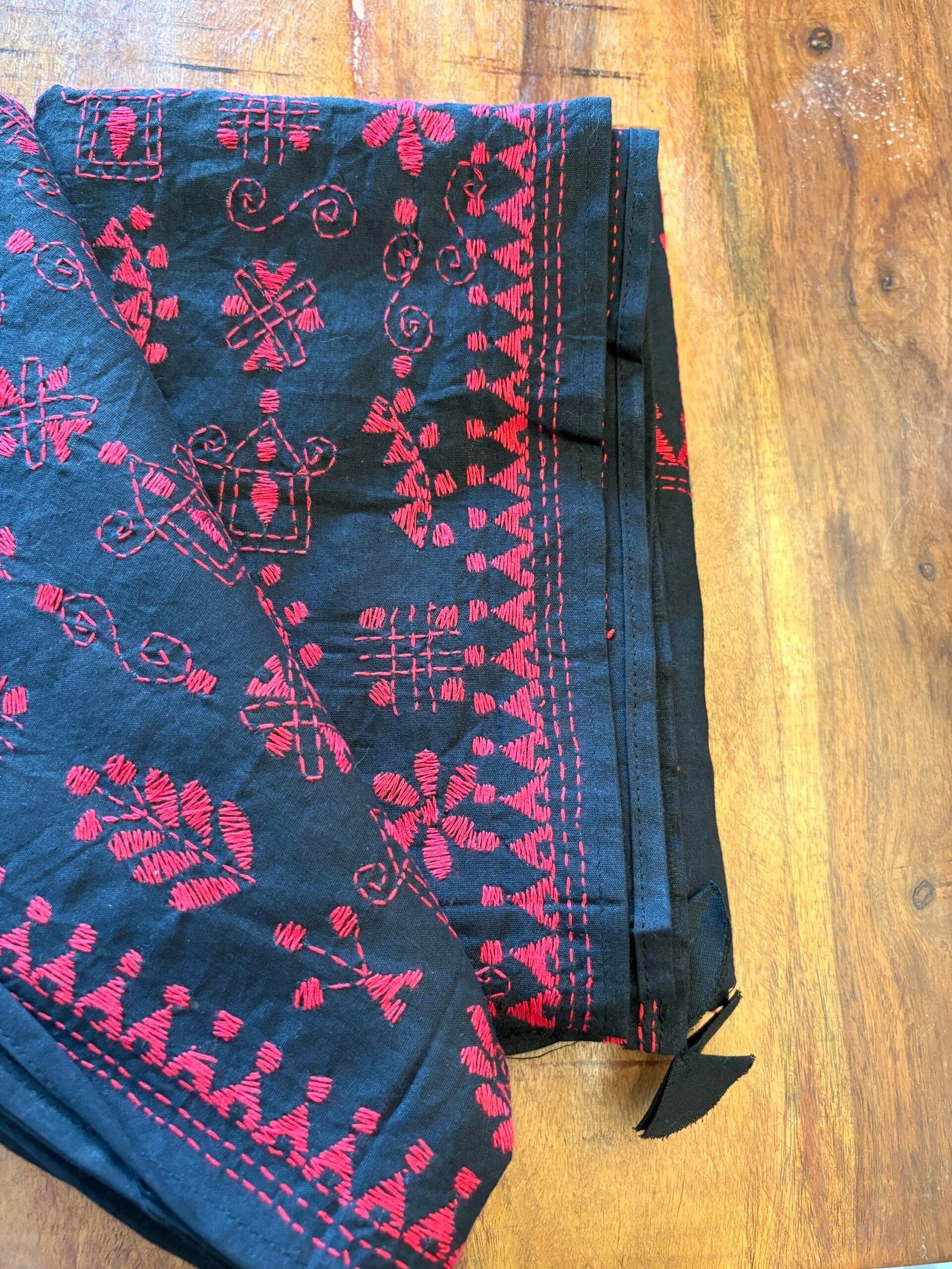 Hand Kantha Embroidered Pure Cotton Dupatta with Tassels - Image 4